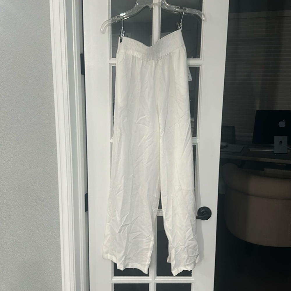 White wide leg pants